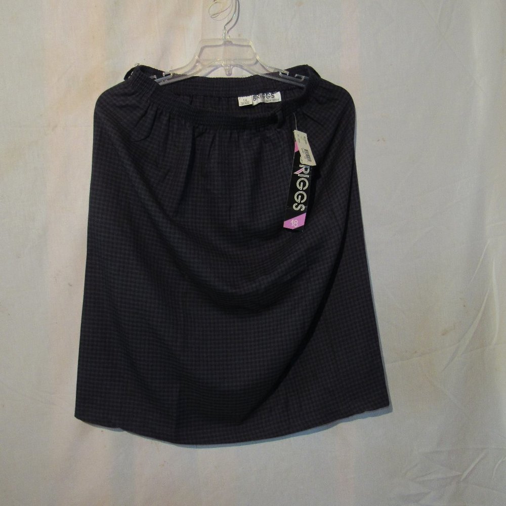 Briggs New York Black Cranberry Check Skirt